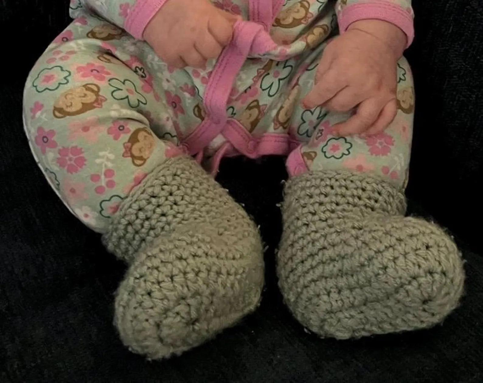 Hand Crocheted Baby Booties (0–3 Months) are Soft Stay-On for Newborn gift in Sage, Olive, Pink, Purple & More – Gift Ready Set